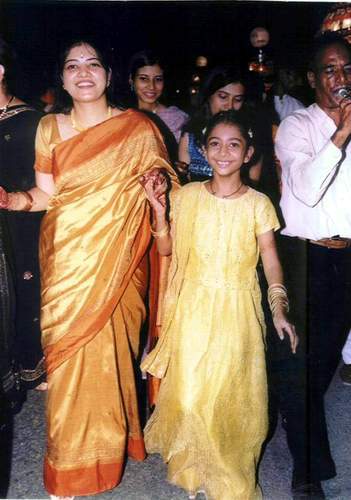 Manisha & Aakanksha (in dancing mood)